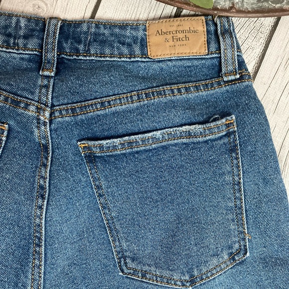 Abercrombie & Fitch Distressed Mom Jeans - Picture 8 of 10